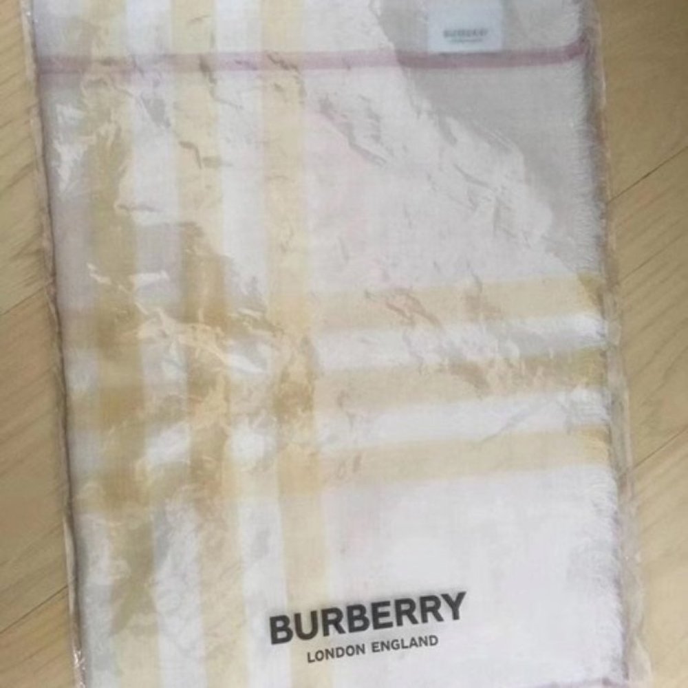 Burberry check scarf